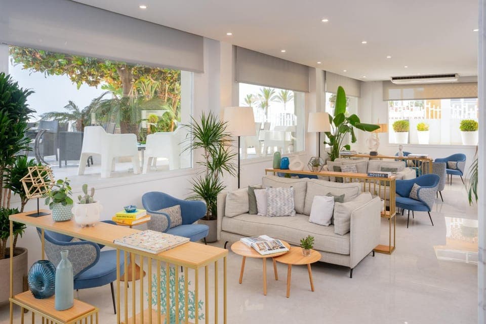 Restaurant/places to eat, Lobby or reception, Breakfast