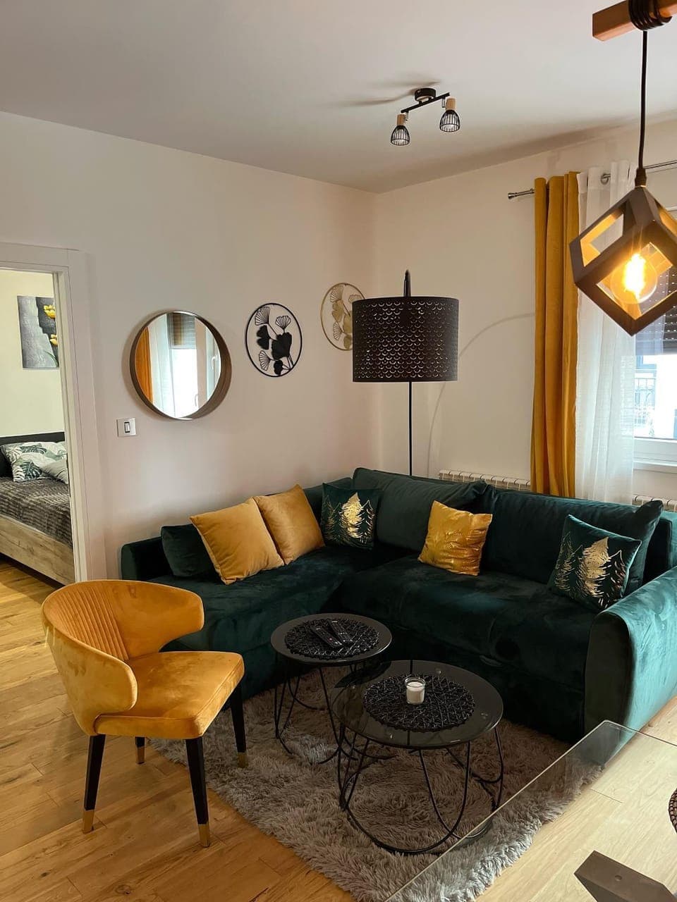 TV and multimedia, Seating area