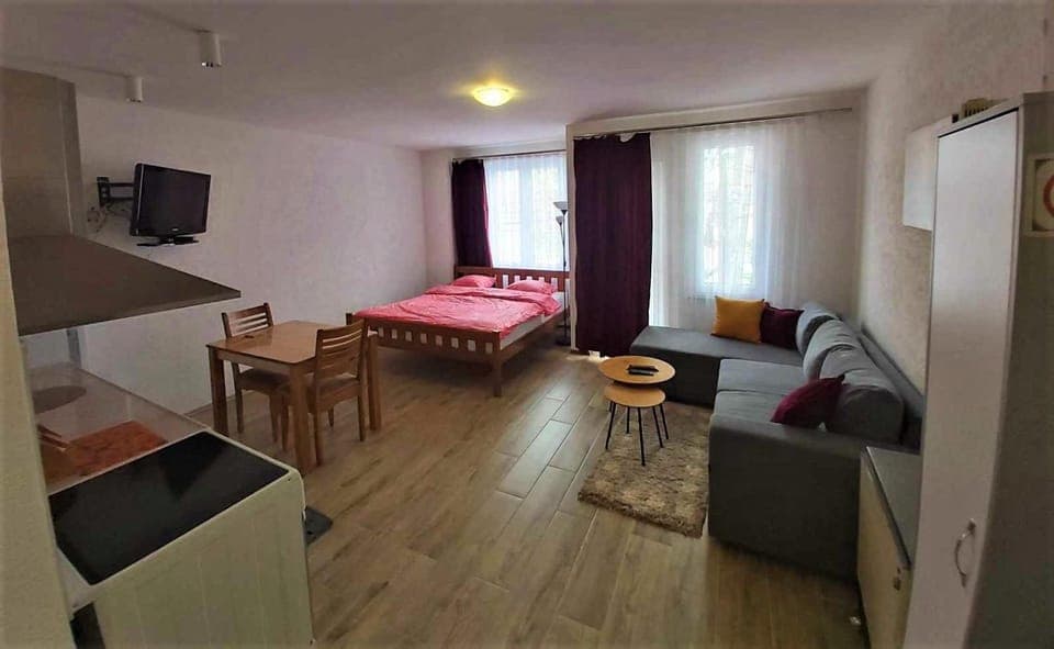 Bed, Photo of the whole room, Dining area, Bedroom, hair dresser