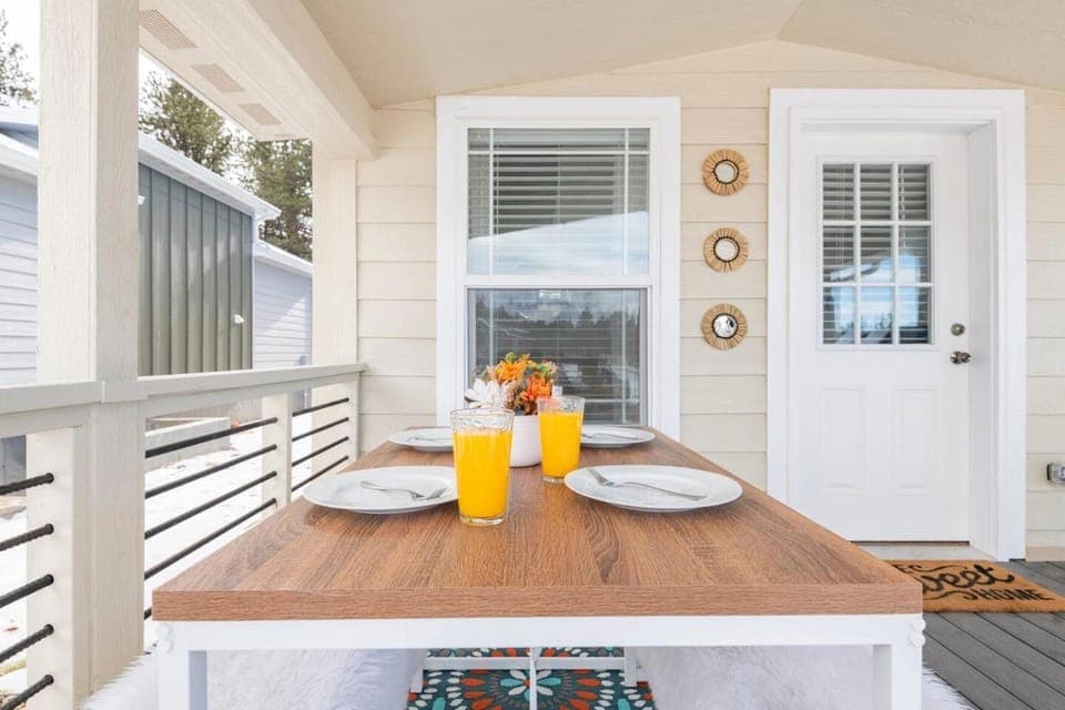 Patio, Day, View (from property/room), Balcony/Terrace, Food and drinks, Dining area, Food