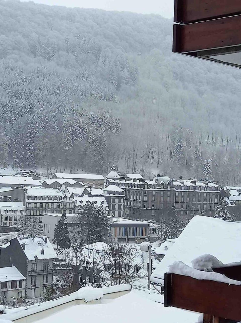 Winter, Balcony/Terrace, City view, Mountain view