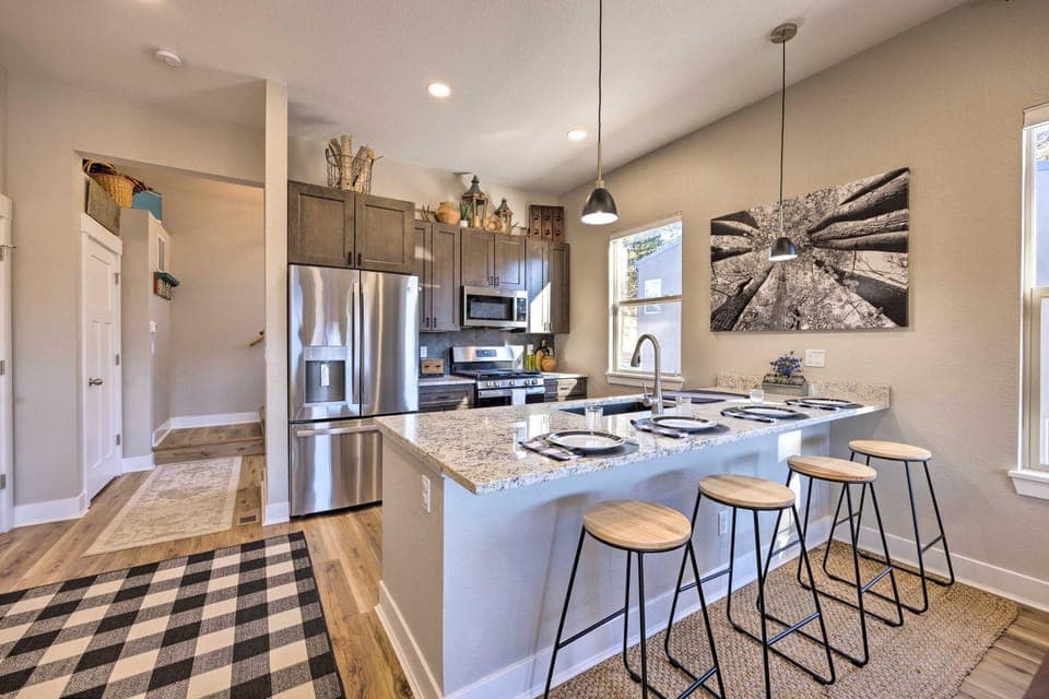 Woodland Park Escape Licensed, Hot Tub, Mtn Views House in Woodland Park