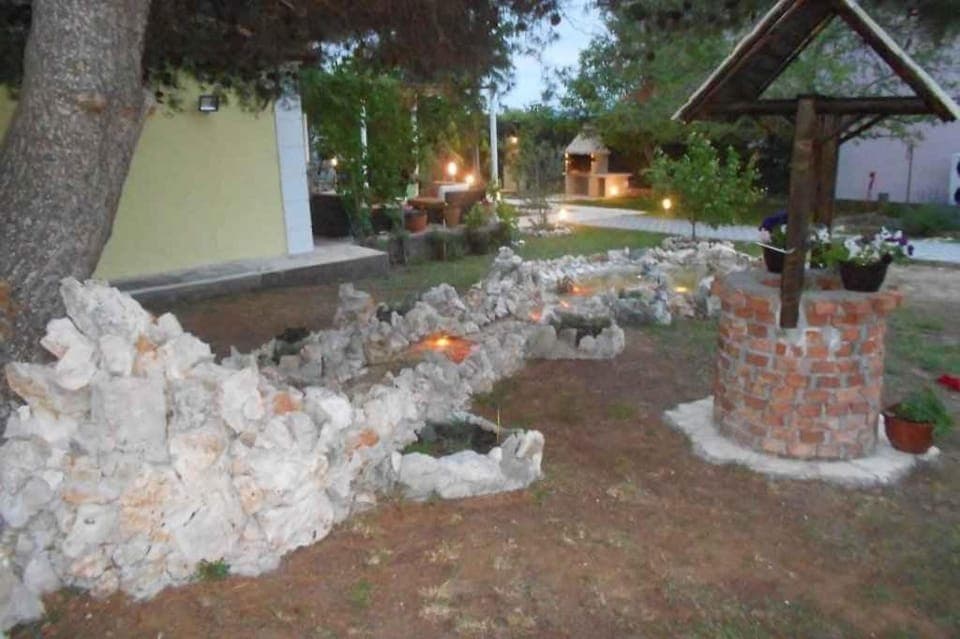 Property building, Summer, Garden