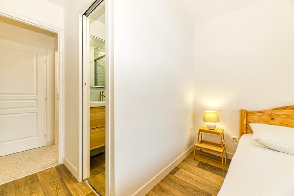 Bed, Bathroom, Bedroom