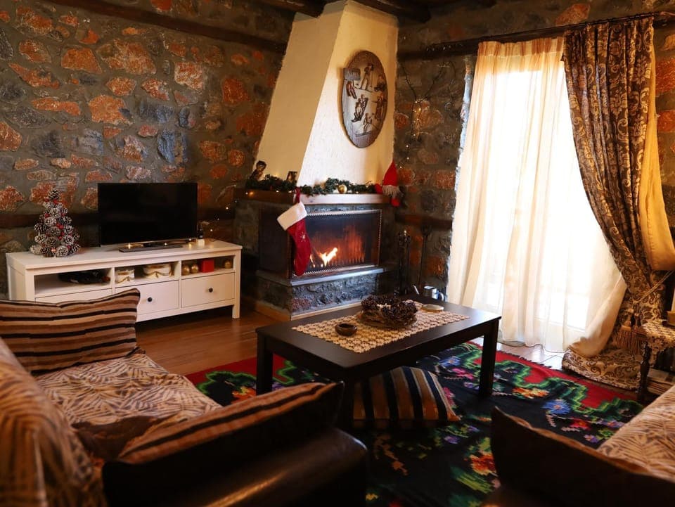 TV and multimedia, Living room, Seating area, flat iron