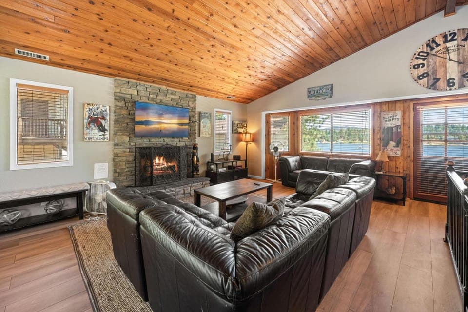 Lakefront the Cove - On the Lake House in Big Bear