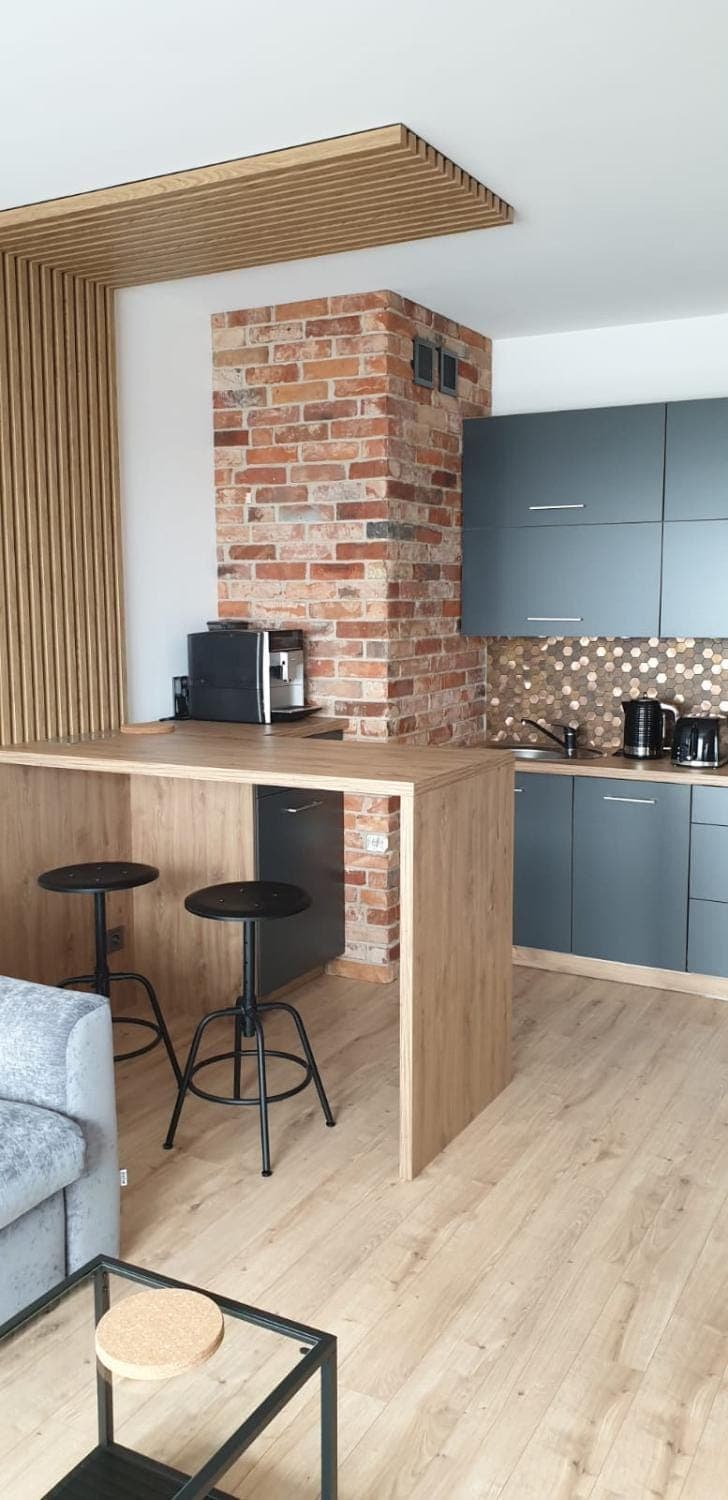 Coffee/tea facilities, Kitchen or kitchenette, stove