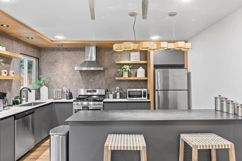 Kitchen or kitchenette