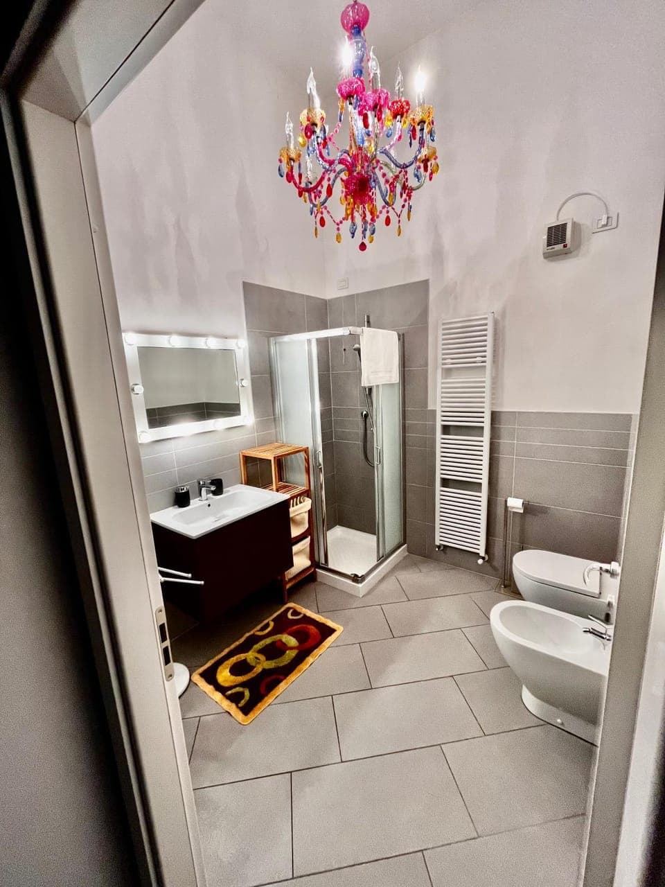 Shower, Toilet, Bathroom, towels