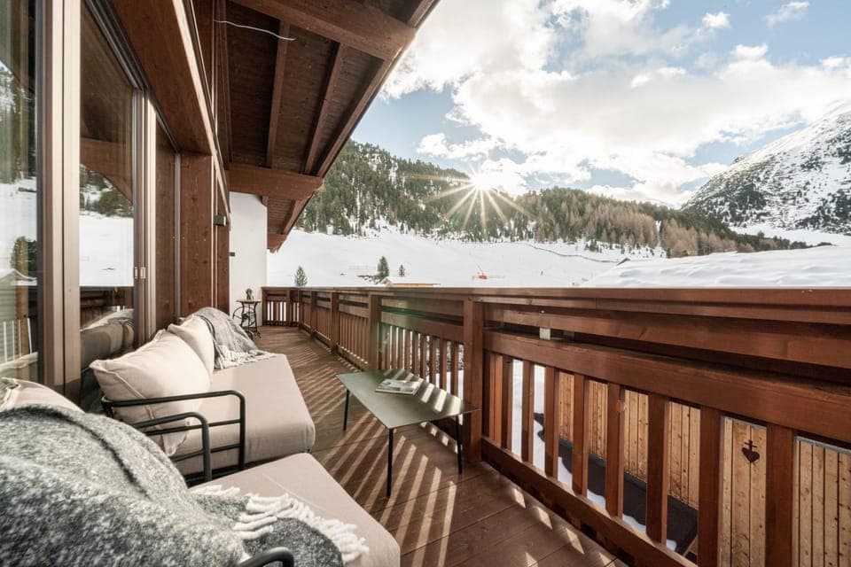 Natural landscape, Winter, Balcony/Terrace, Seating area, Mountain view