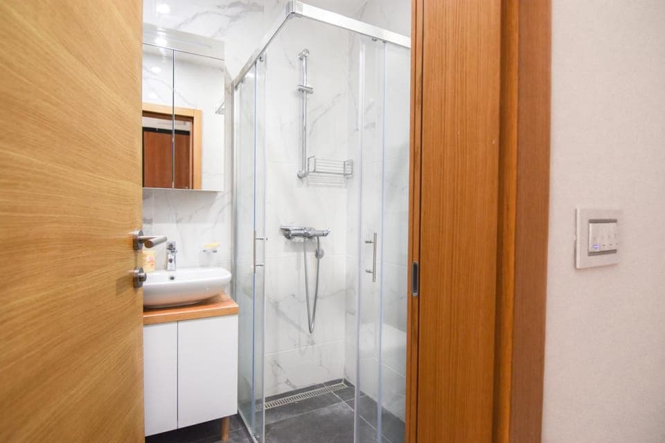 Shower, Bathroom, wardrobe