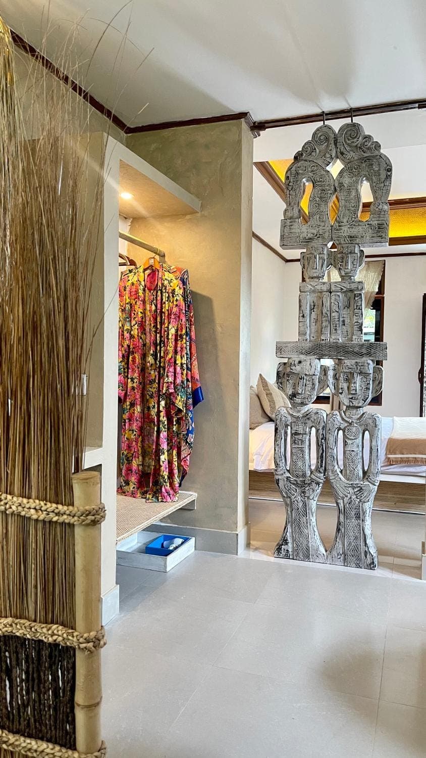 Decorative detail, wardrobe