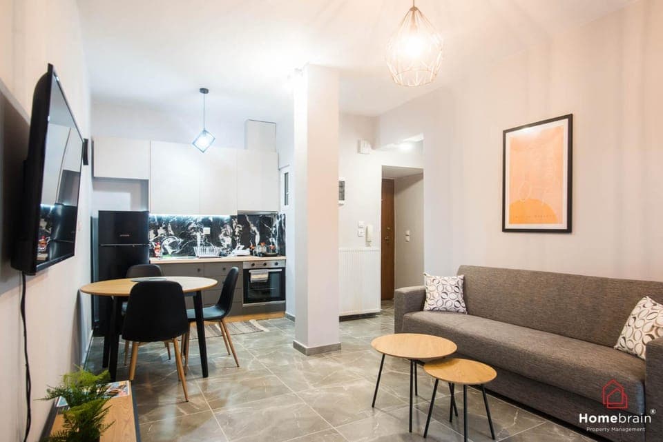 TV and multimedia, Kitchen or kitchenette, Living room, Seating area, Dining area