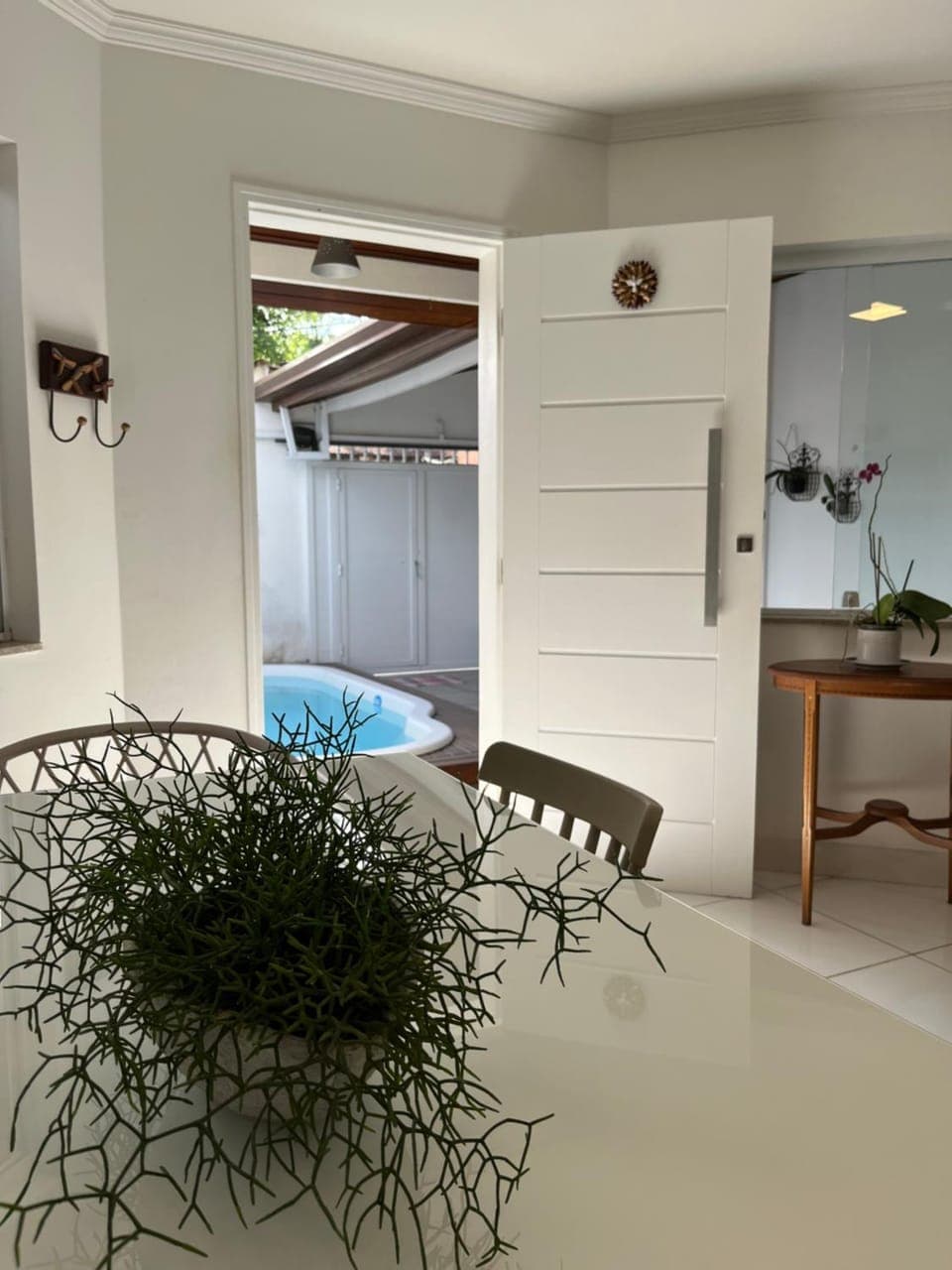 Dining area, Pool view, Swimming pool