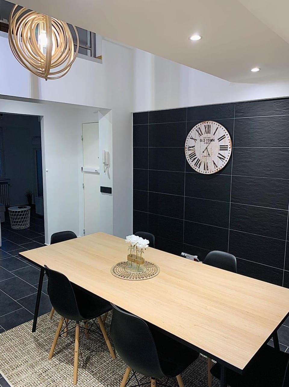 Seating area, Dining area