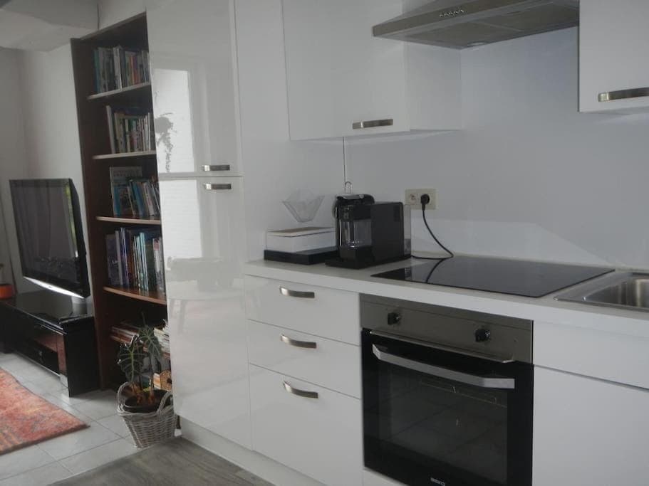 Kitchen or kitchenette, minibar, pet friendly, stove