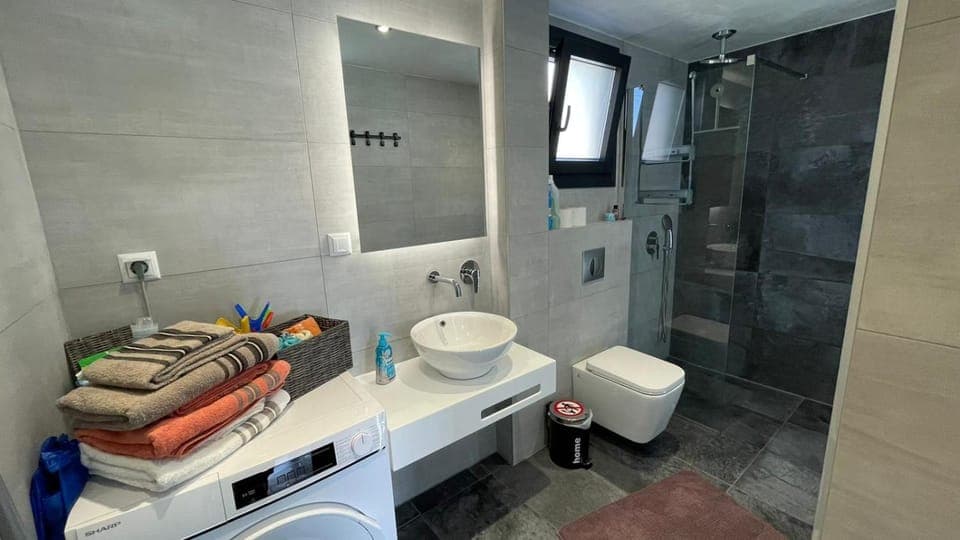 Shower, Toilet, Bathroom, washing machine