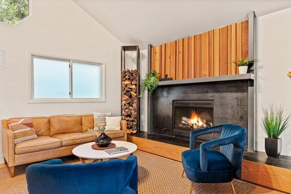 Living room, Seating area, Mountain view, Mountain view, Family, Family, flat iron