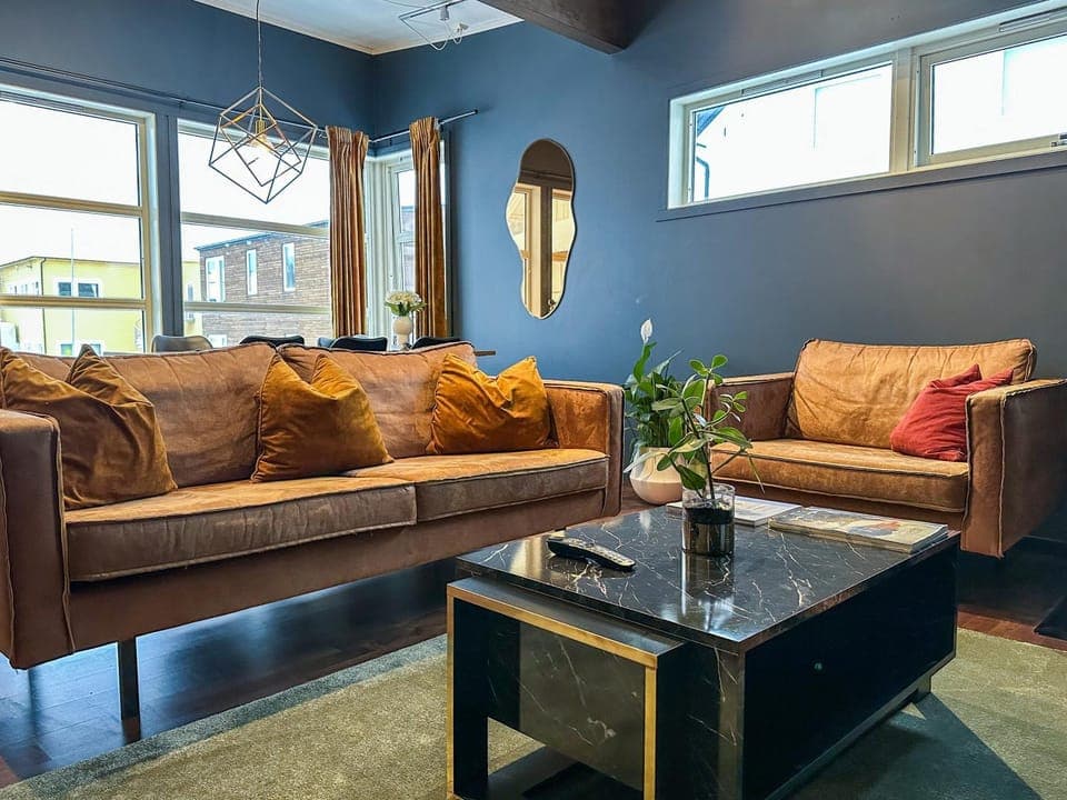 Living room, Seating area