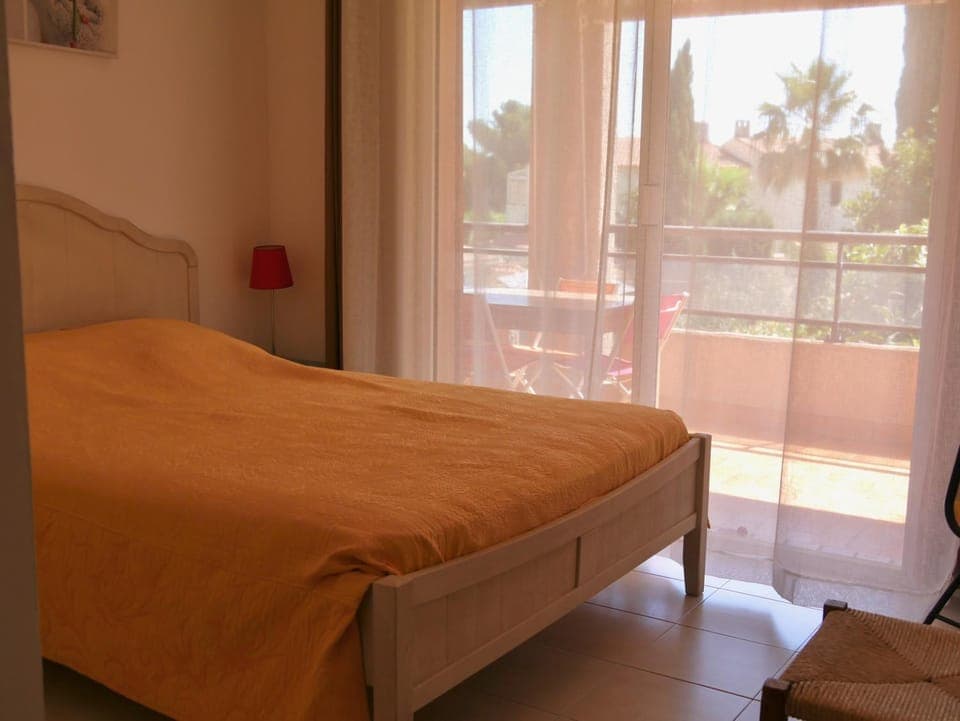 Bed, Balcony/Terrace, Photo of the whole room, Bedroom, storage