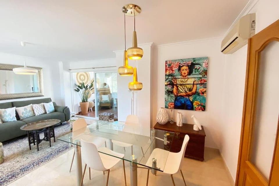 Living room, Dining area, air conditioner