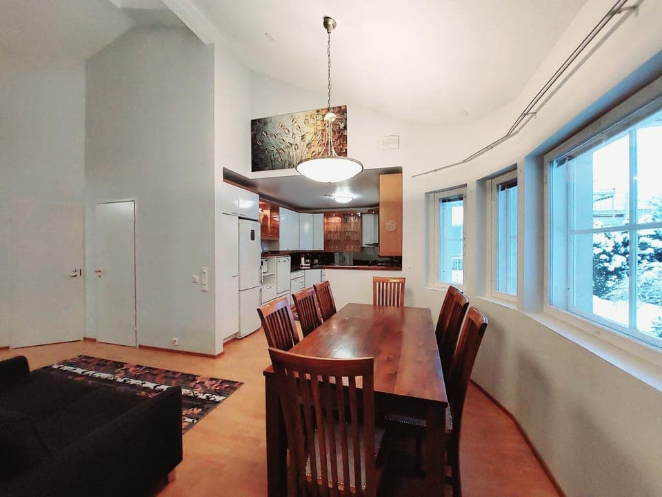 Seating area, Dining area