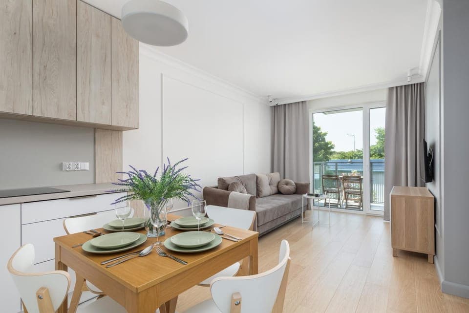 Kitchen or kitchenette, Seating area