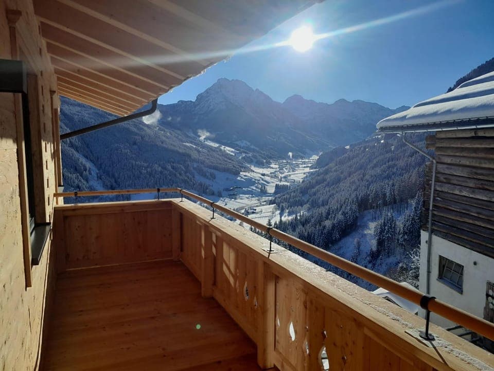 View (from property/room), Balcony/Terrace, Mountain view
