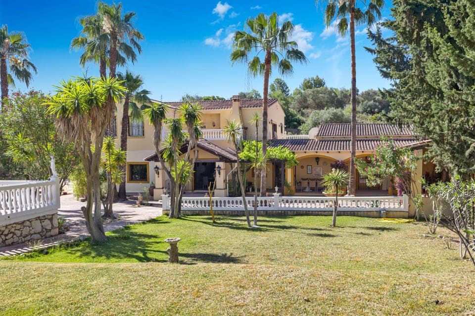 Property building, Garden, Garden view