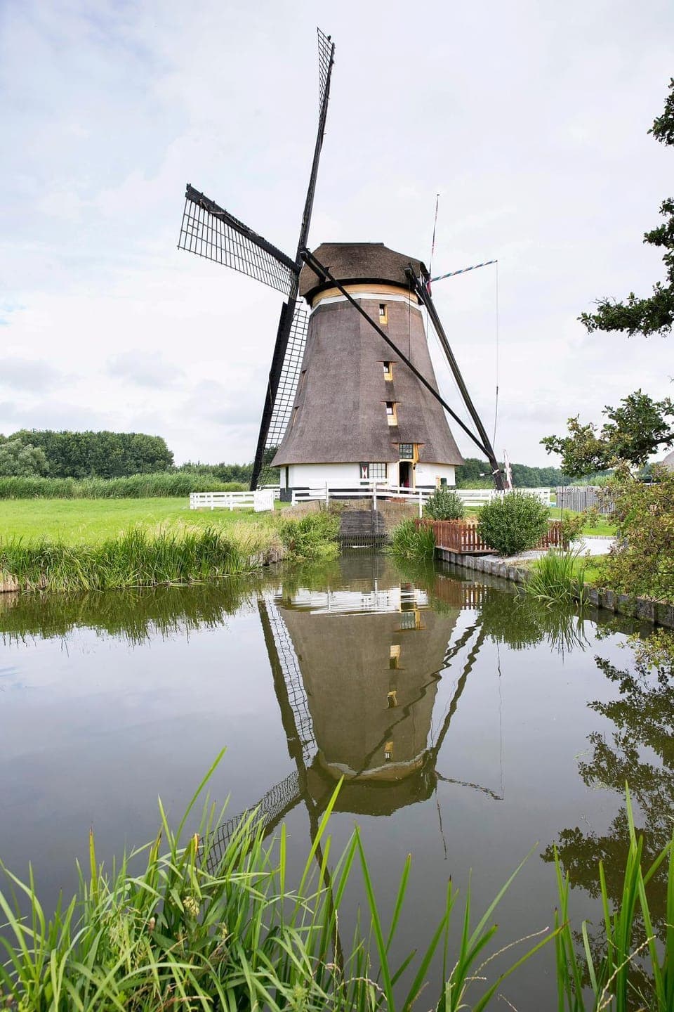 Nearby landmark, Day, Natural landscape