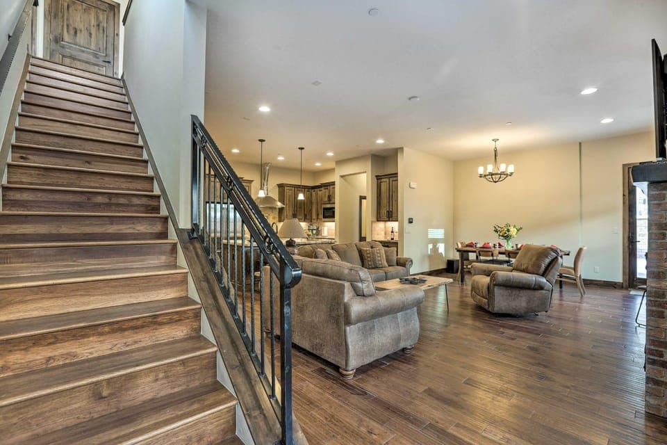 1/2 Mi to Dtwn: Golden Gem w/ Patios! House in Golden