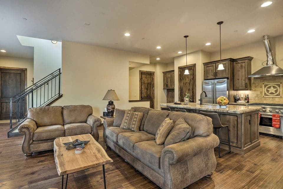 1/2 Mi to Dtwn: Golden Gem w/ Patios! House in Golden