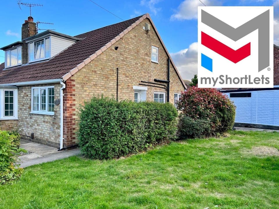 Property building, Garden, Garden view