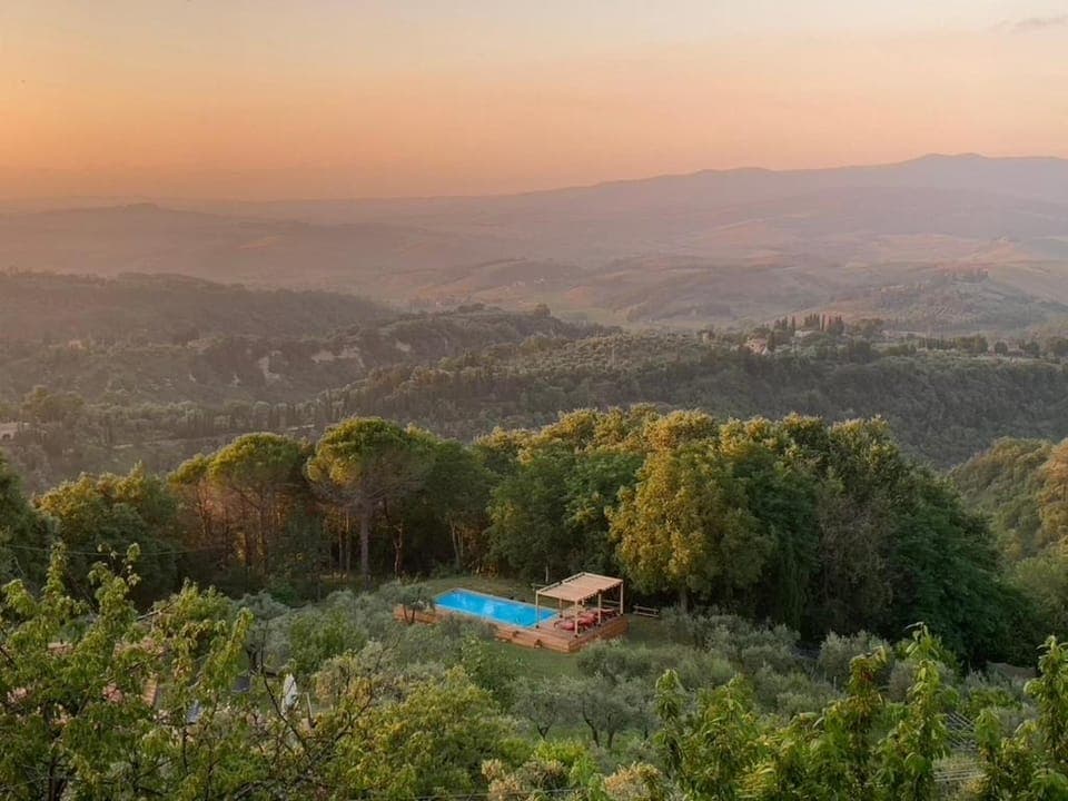 Mountain view, Swimming pool