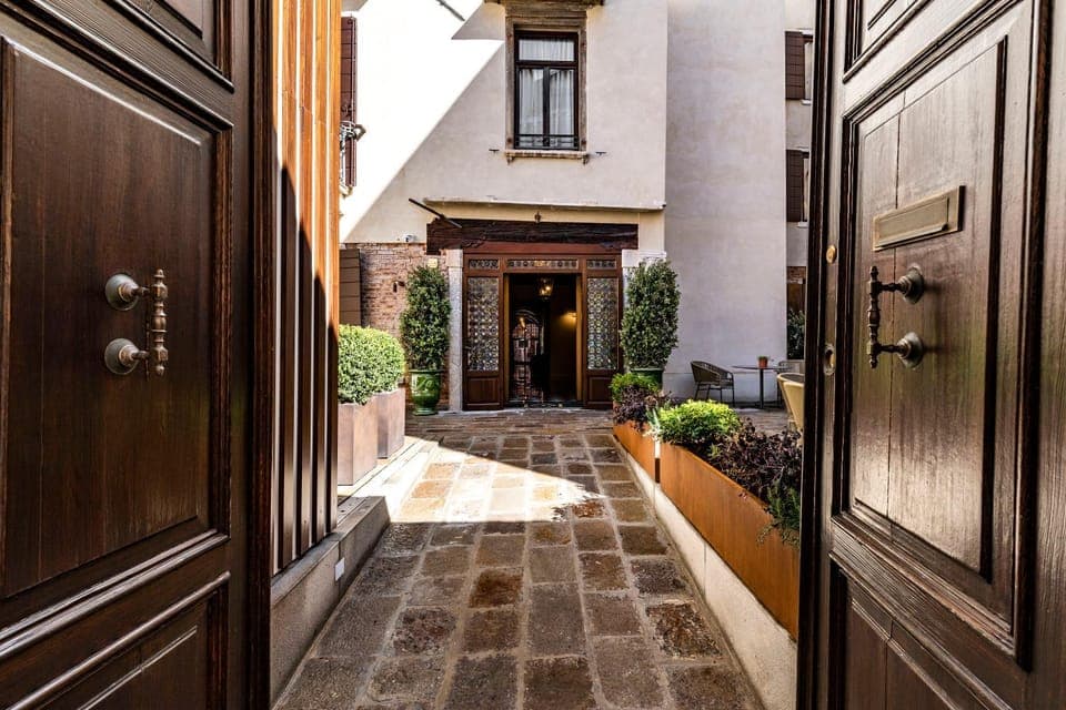 Inner courtyard view