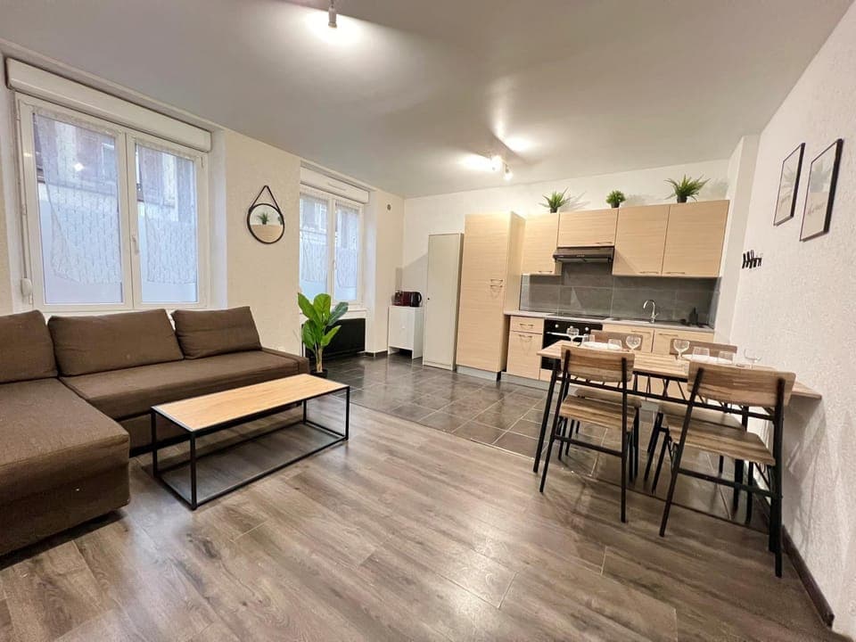 Kitchen or kitchenette, Living room, Dining area