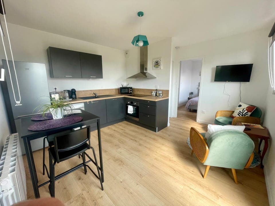 Kitchen or kitchenette, Living room, Dining area