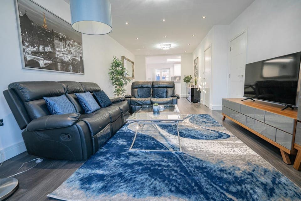 Communal lounge/ TV room