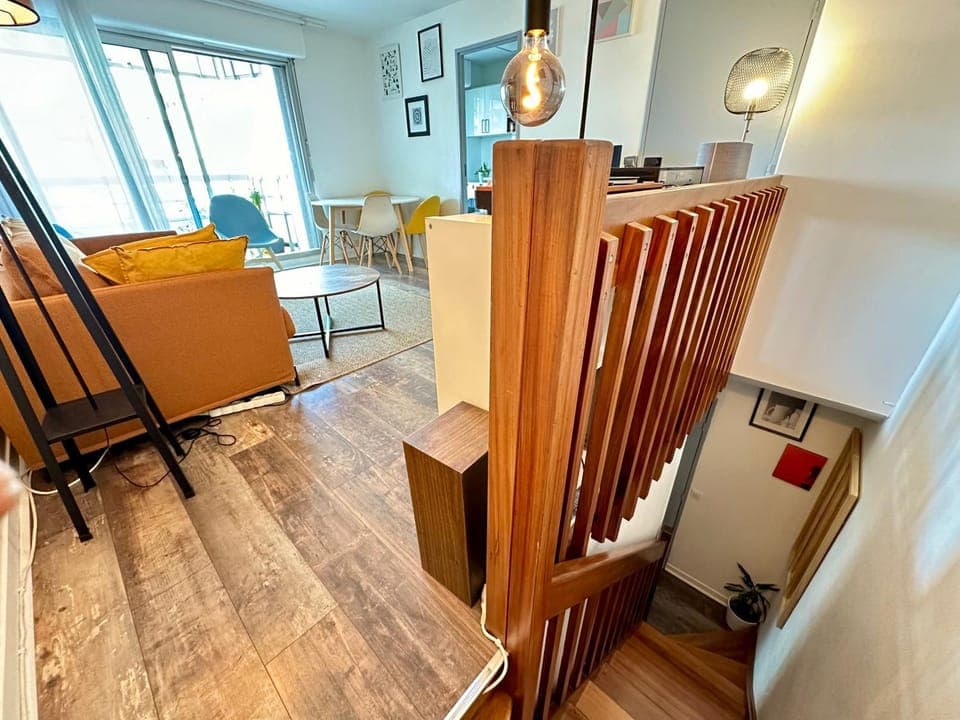 Seating area, Dining area, internet