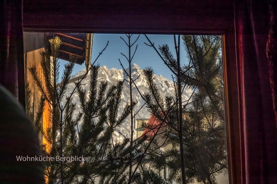 Natural landscape, Dining area, Mountain view, kitchen