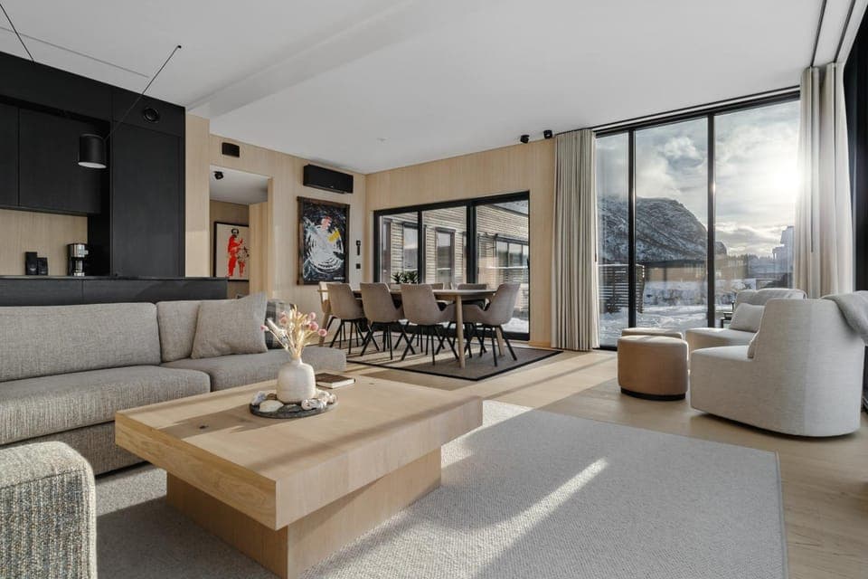 Communal lounge/ TV room, Living room