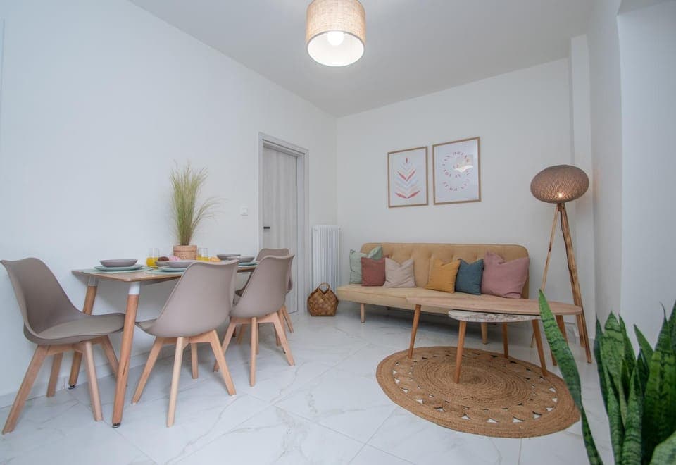 Living room, Dining area