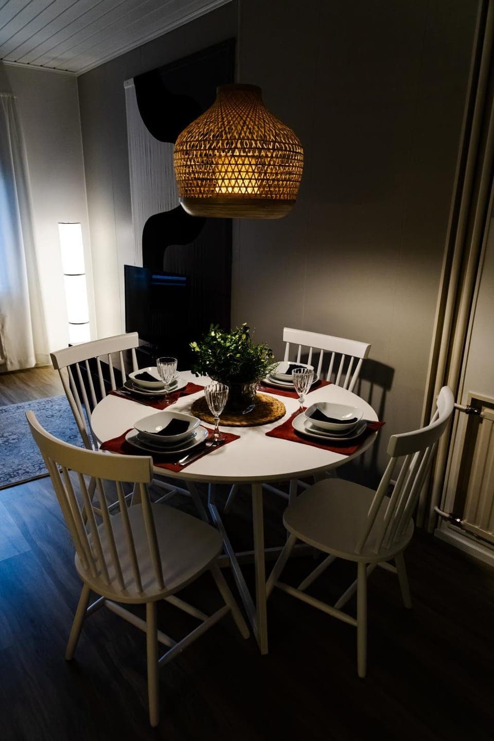Seating area, Dining area