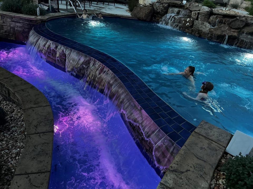 Swimming pool