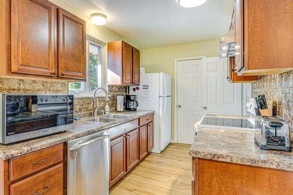 ~ 10 Mi to Dtwn: Indianapolis Home w/ Game Room! House in Perry Township