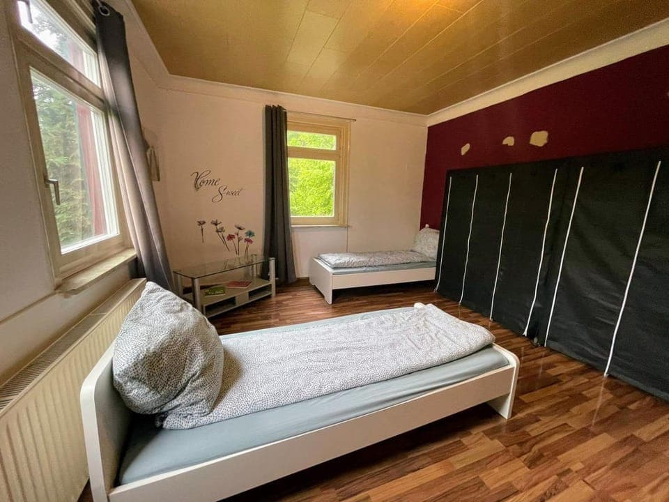 Bed, Photo of the whole room, Bedroom