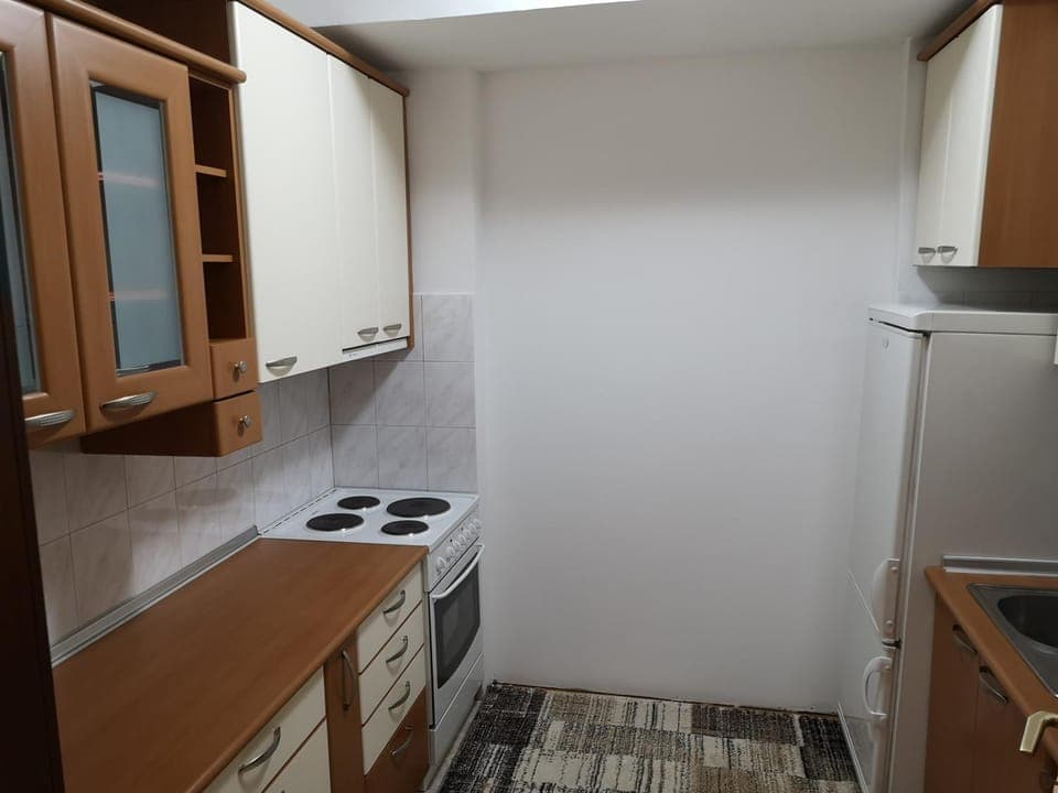 Kitchen or kitchenette, kitchen