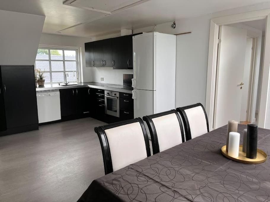 Kitchen or kitchenette, Dining area, dishwasher, oven, stove