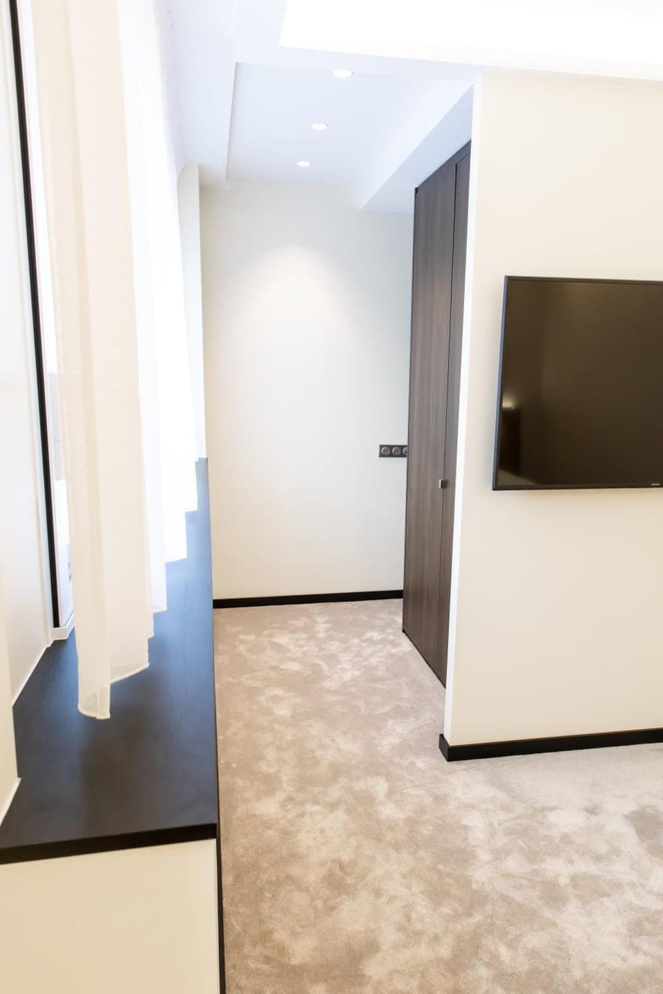 Bedroom, storage, air conditioner