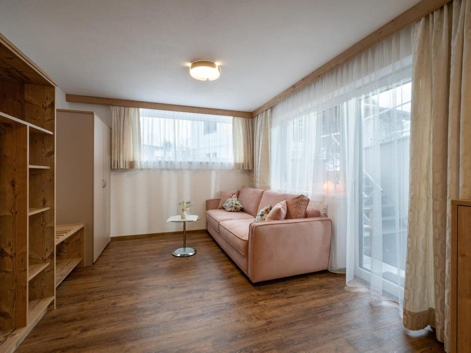 Living room, Photo of the whole room, Bedroom, wardrobe